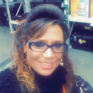 Meet your Posher, Lourelle